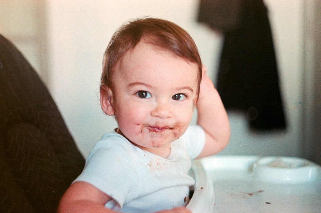 child-eating-photo-concept